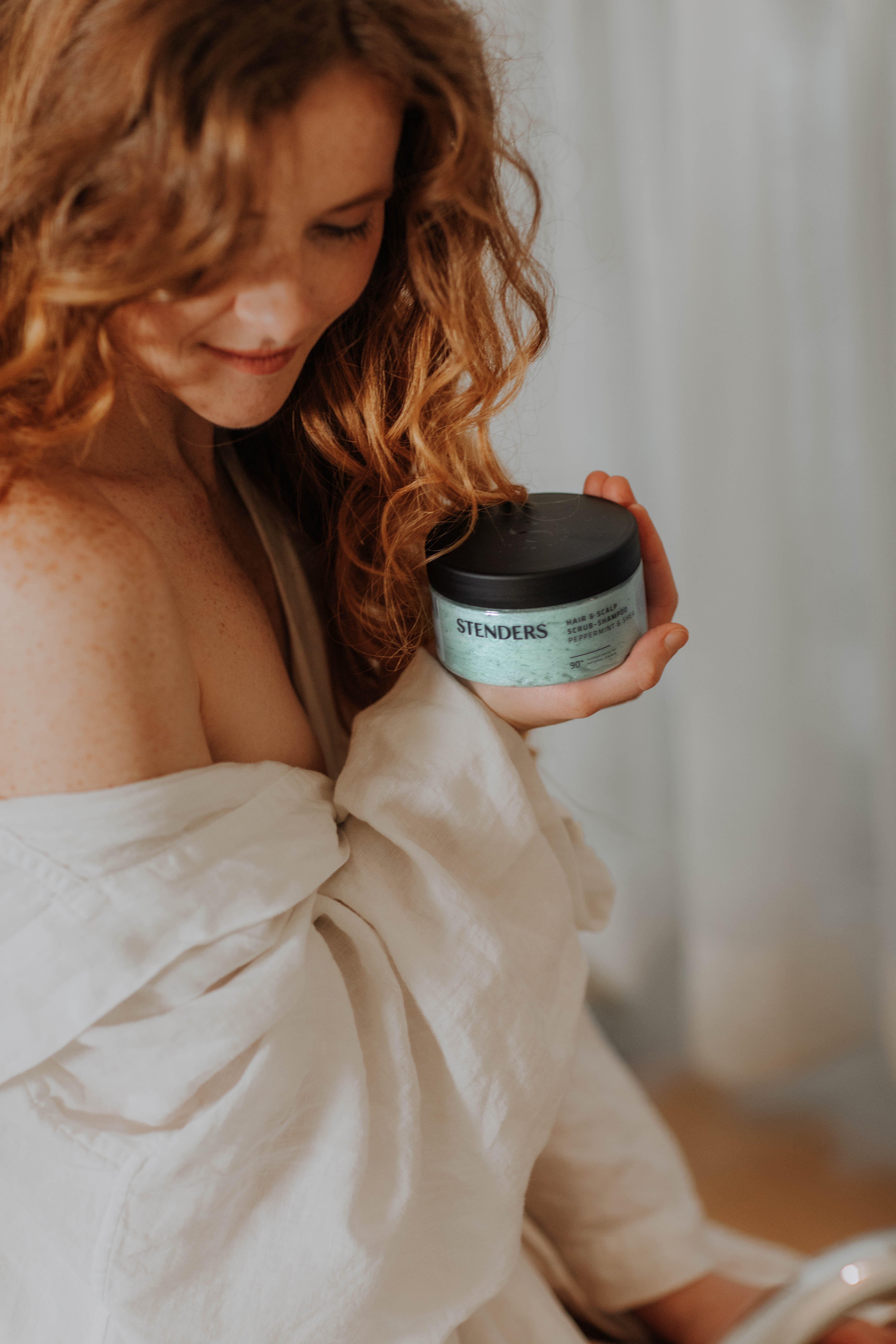 stenders-hair-scalp-scrub-shampoo-peppermint-shea-1 Haar & Kopfhaut Peeling-Shampoo Pfefferminze & Sheabutter