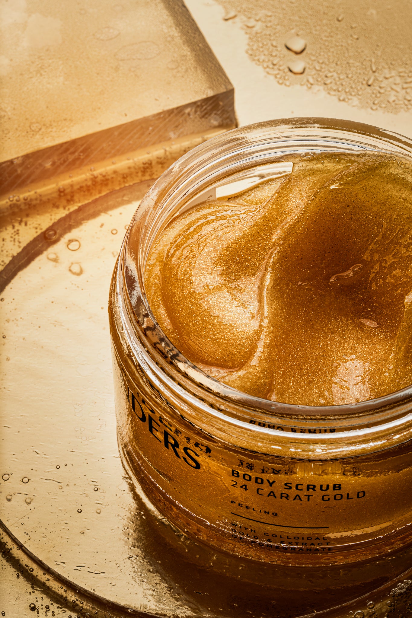 stenders-scrub-body-24-carat-gold-mood Körperpeeling 24 Karat Gold