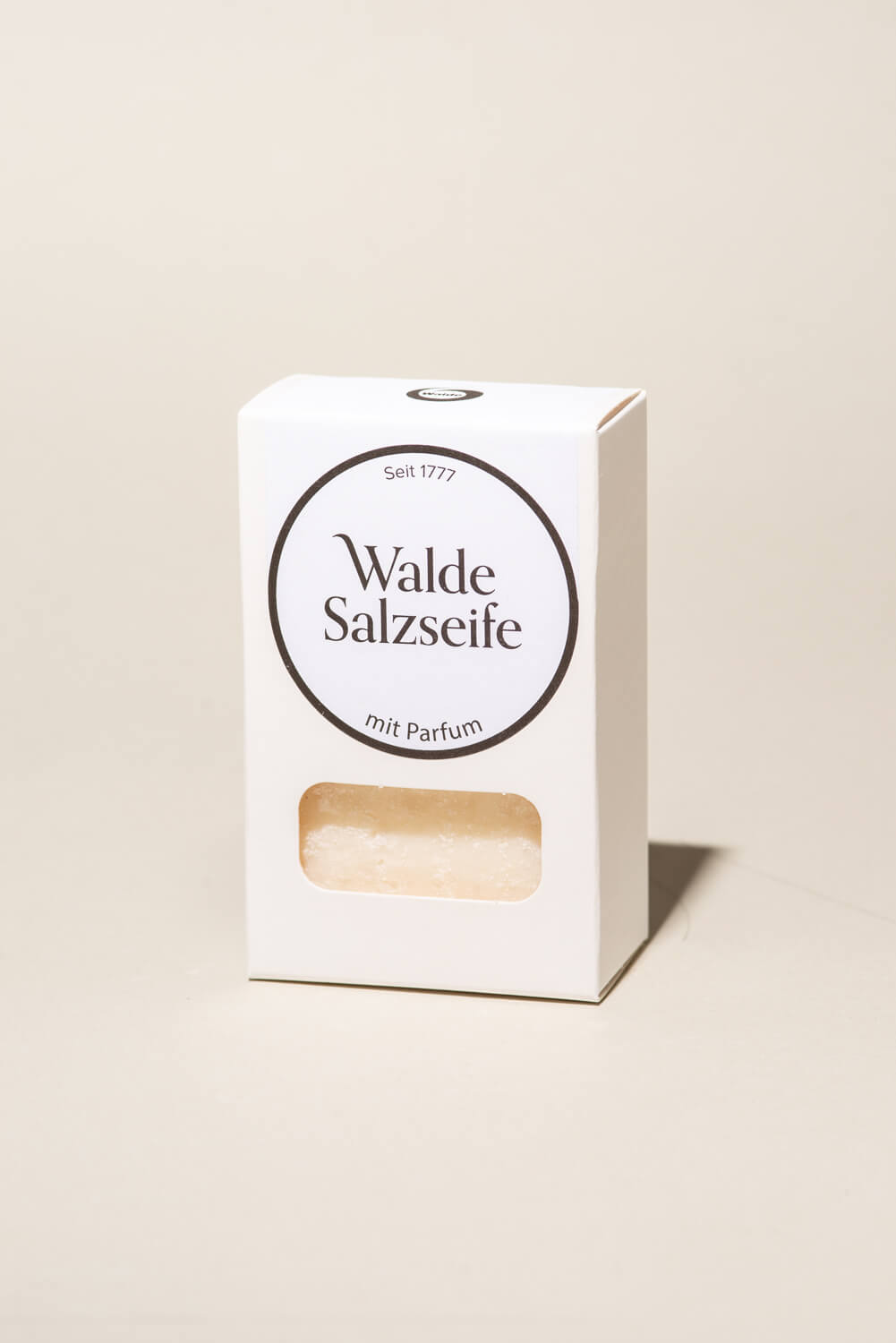 walde-seife-handgeschopfte-seife-salz-mit-duft Sapone di sale profumato, versato a mano