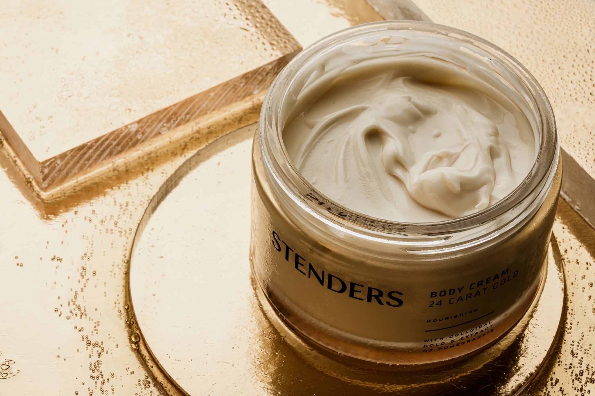 stenders-cream-body-24-carat-gold-mood2 Crème pour le corps 24 carats