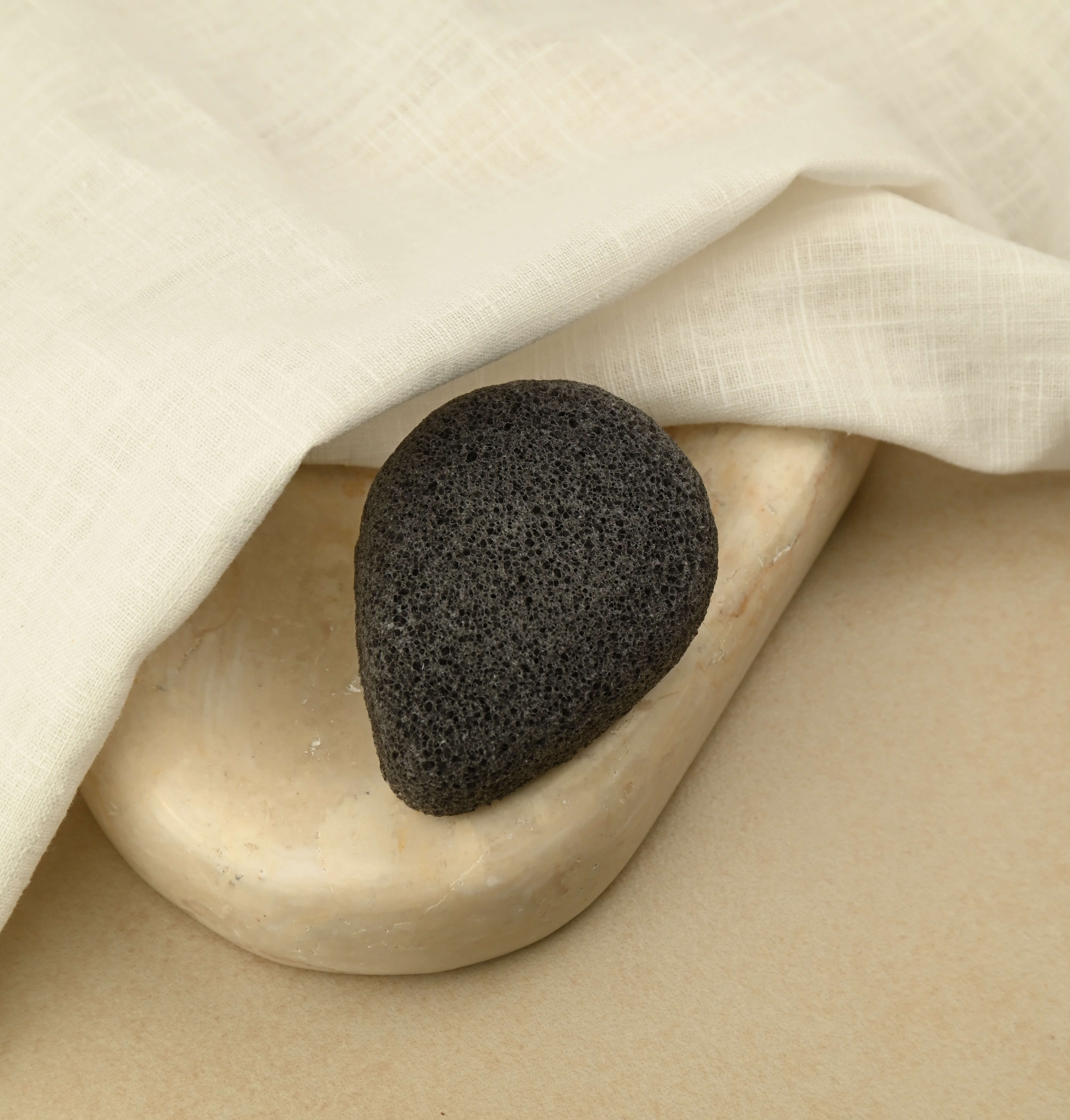 rosental-organics-4260576410054-black-sponge-bild5 Spugna Konjac detox al carbone di bambù