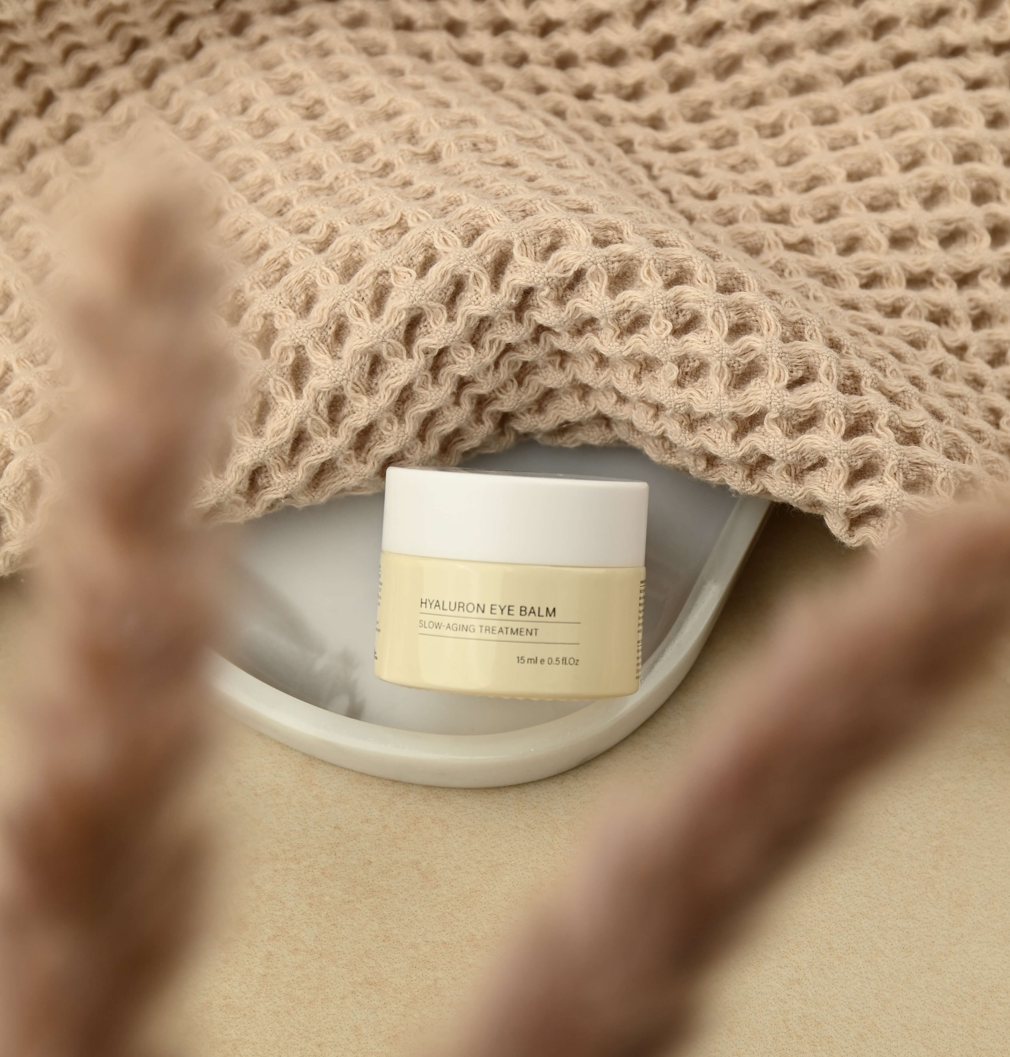 rosental-organics-4260576411600-hyaluron-eyes-bild5 Hyaluron Eye Balm I Slow-Aging Treatment