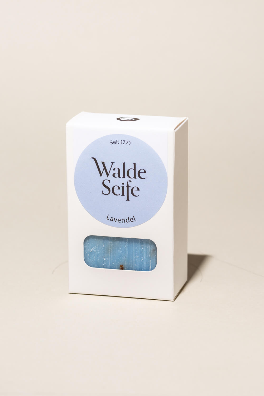 walde-seife-handgeschopfte-seife-lavendel Savon de lavande avec des fleurs de lavande fait à la main