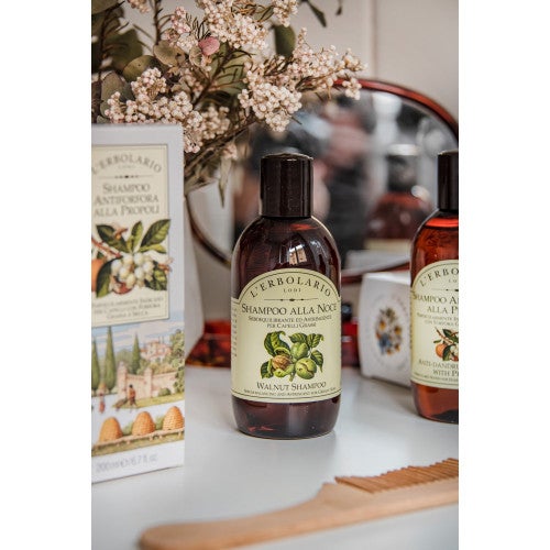 lerbolario-walnuss-shampoo-200ml-2 Shampoo alle NOCCIOLE per il cuoio capelluto grasso
