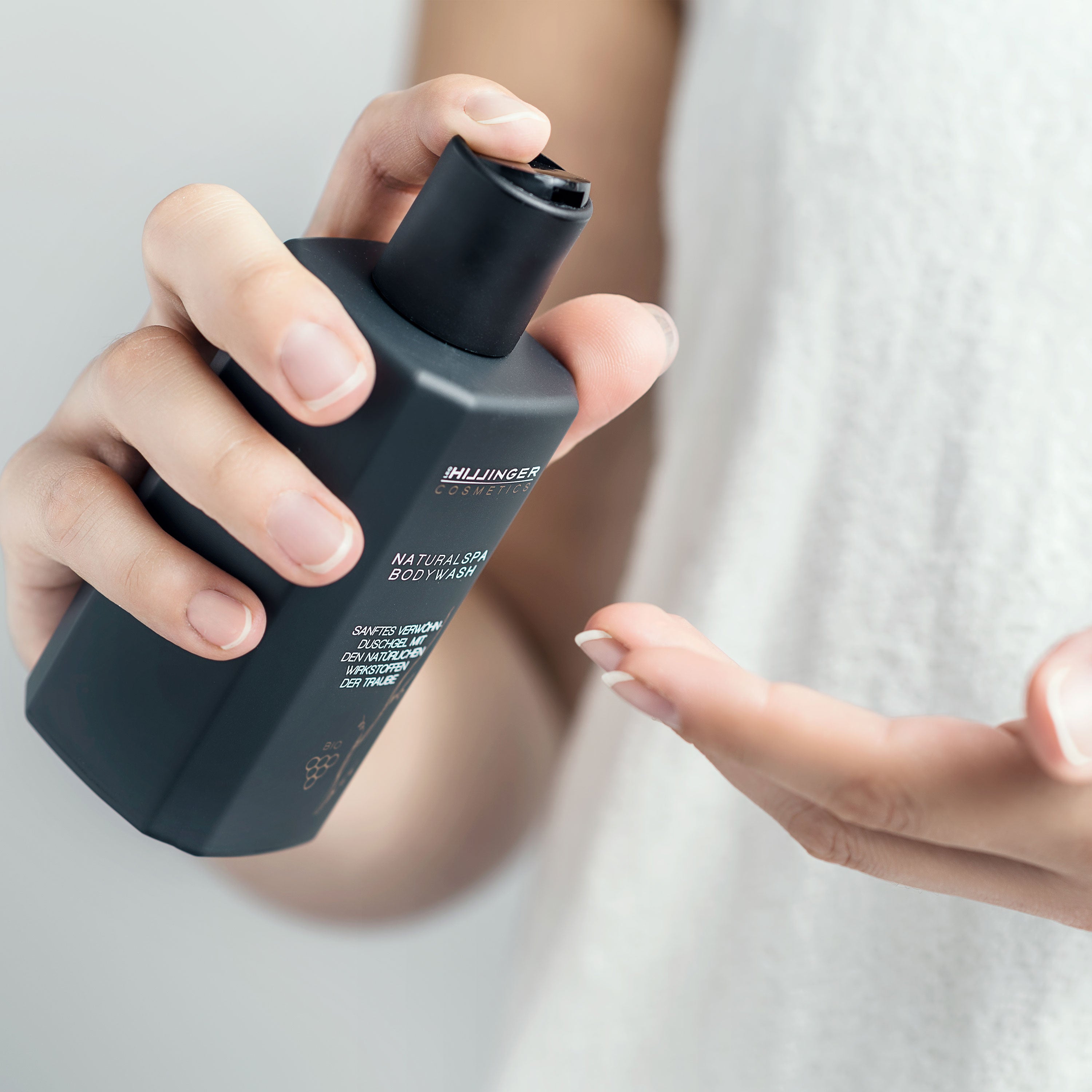 hillinger-cosmetics-bodywash-anwendung2-200ml